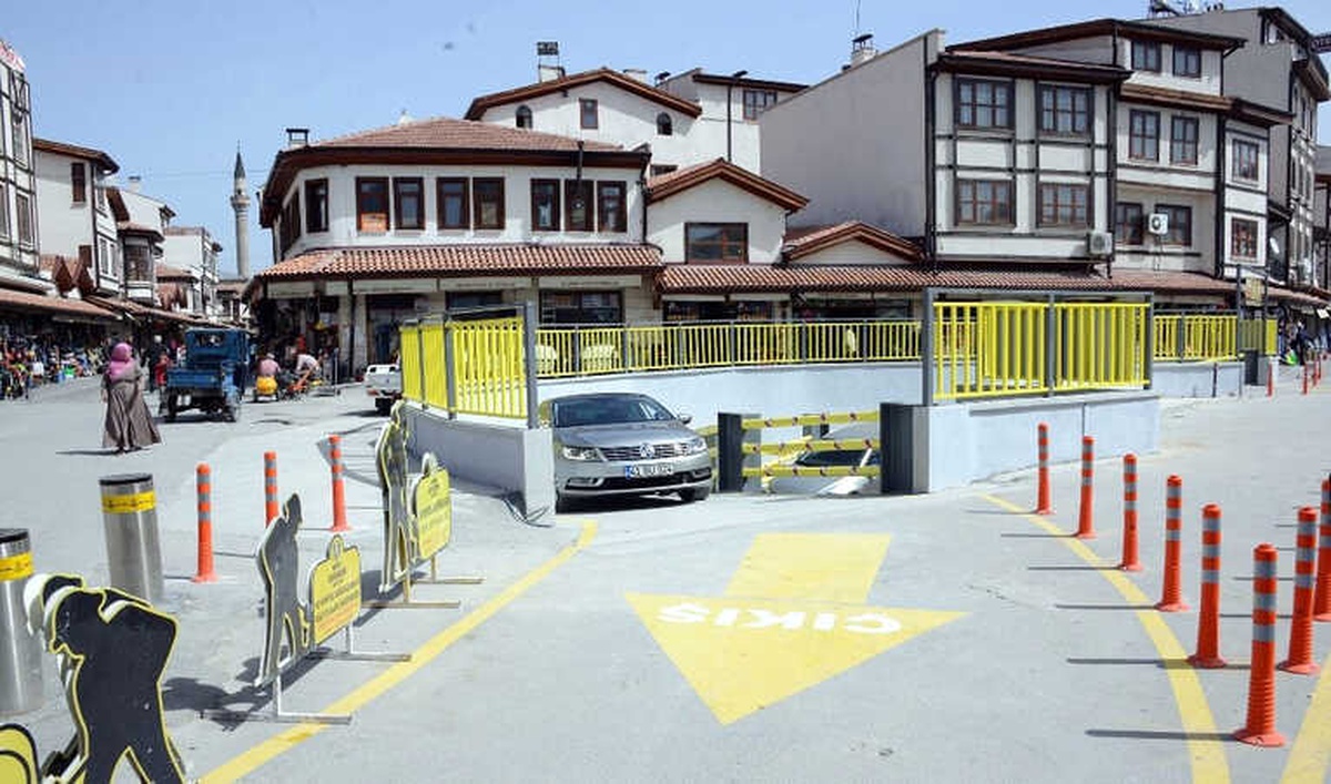 Konya\'da Bedesten Bölgesi Tarihi Yeraltı Katlı Otopark ile Nefes Aldı