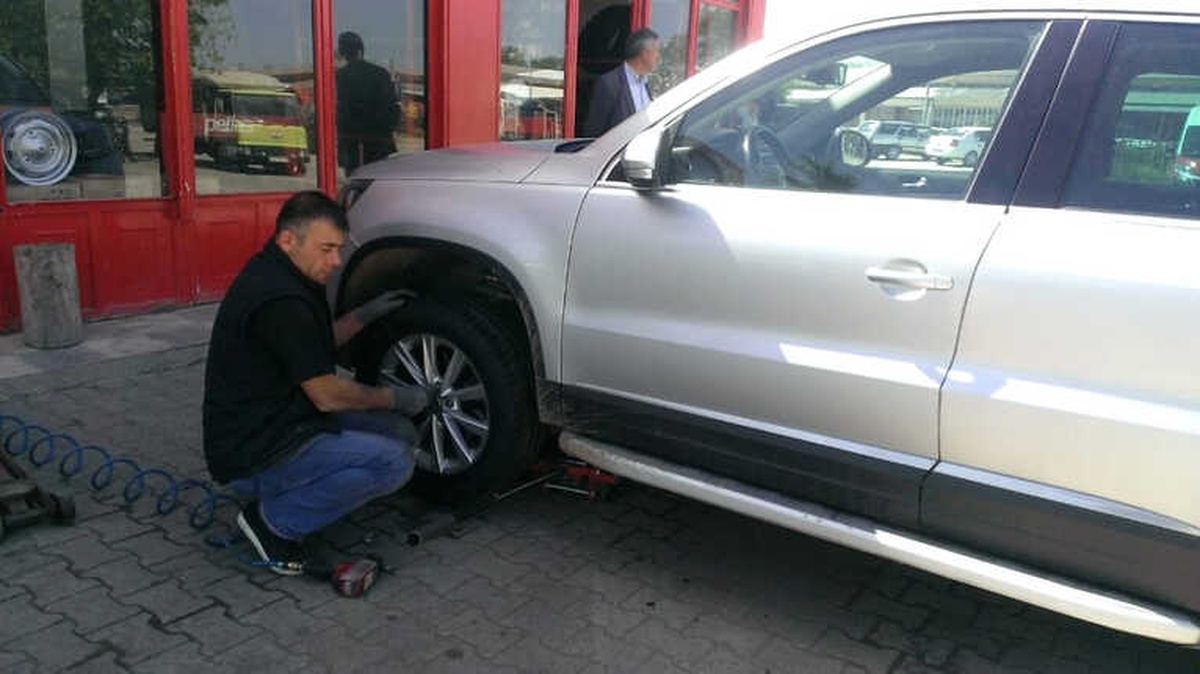 Lastikçilerde Yaz Yoğunluğu Yaşanıyor