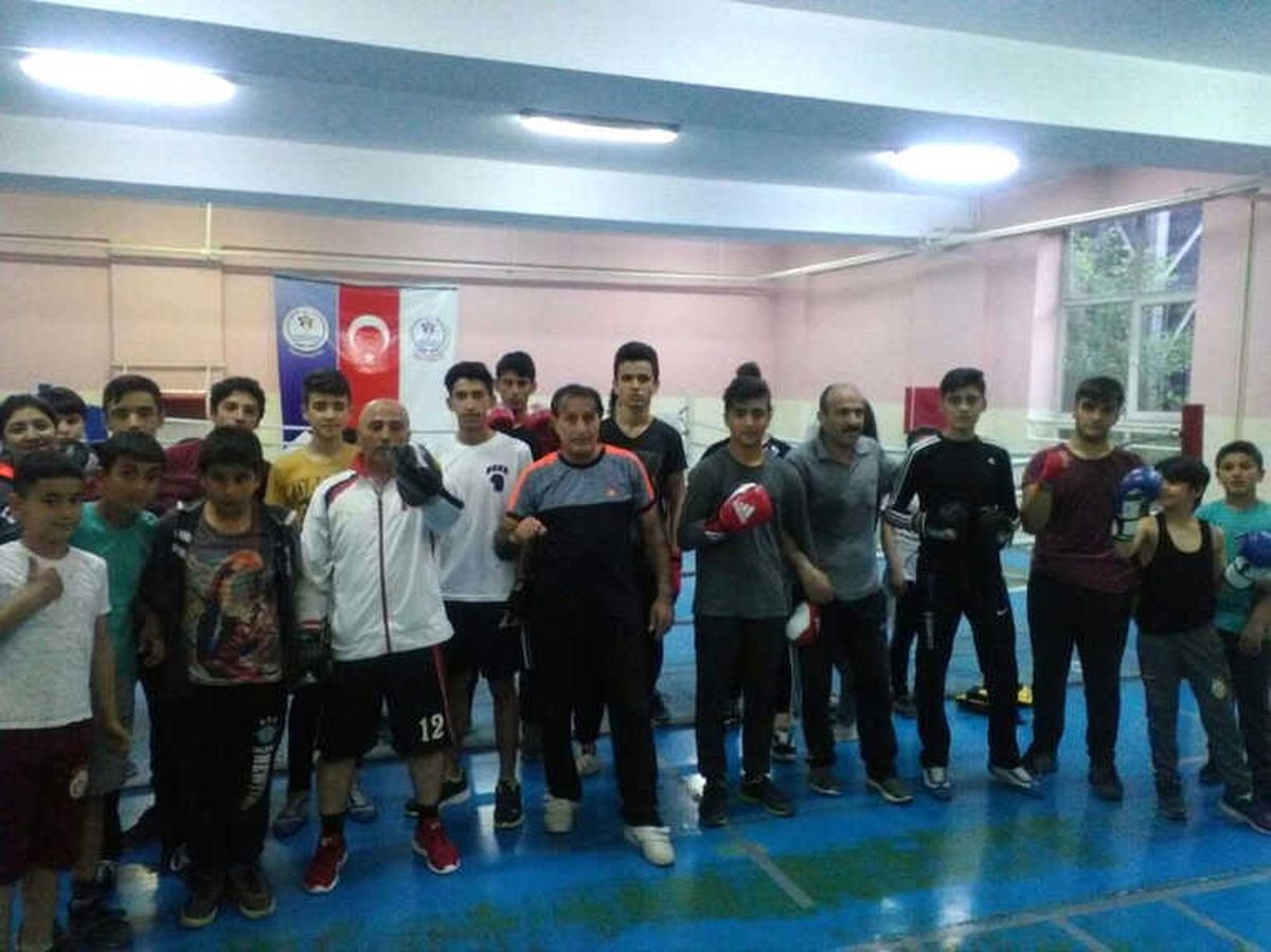 Malatya Turgut Özal Boks Kulübü\'nün Rakibi Samsun Takımı