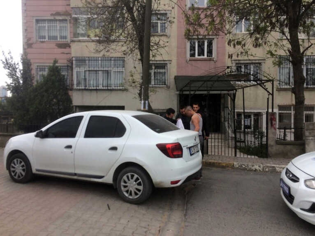 Askerden İzne Gelen Genç Direğe Çıkarak İntihara Kalkıştı