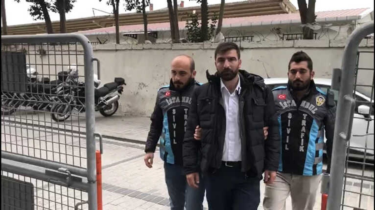 Sahte Kimlikli Halk Otobüsü Şoförünün Üzerinden Uyuşturucu Çıktı