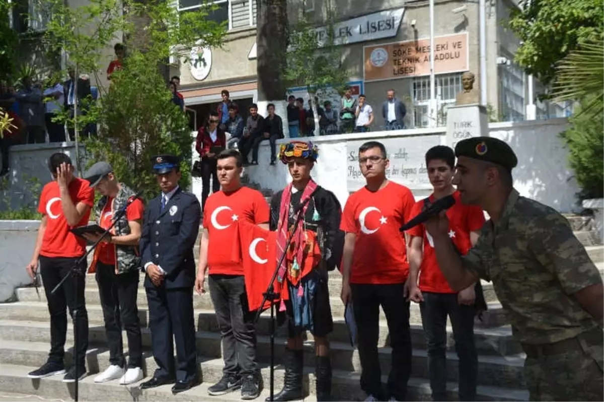 Söke\'de 15 Temmuz Şehitleri İçin Duygusal Tören