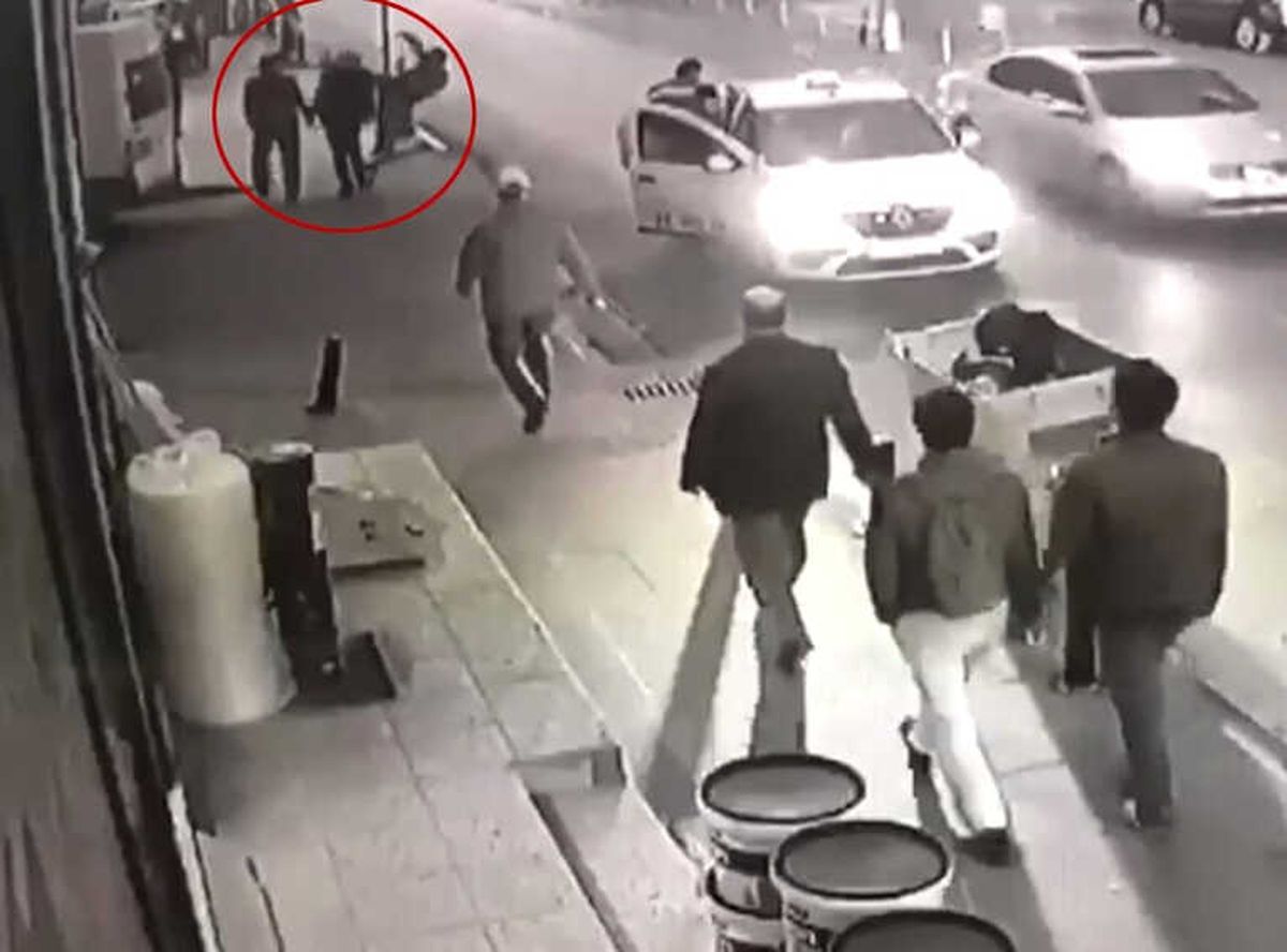 Yeşilay İlçe Başkanına Tekmeli Saldırı Kamerada