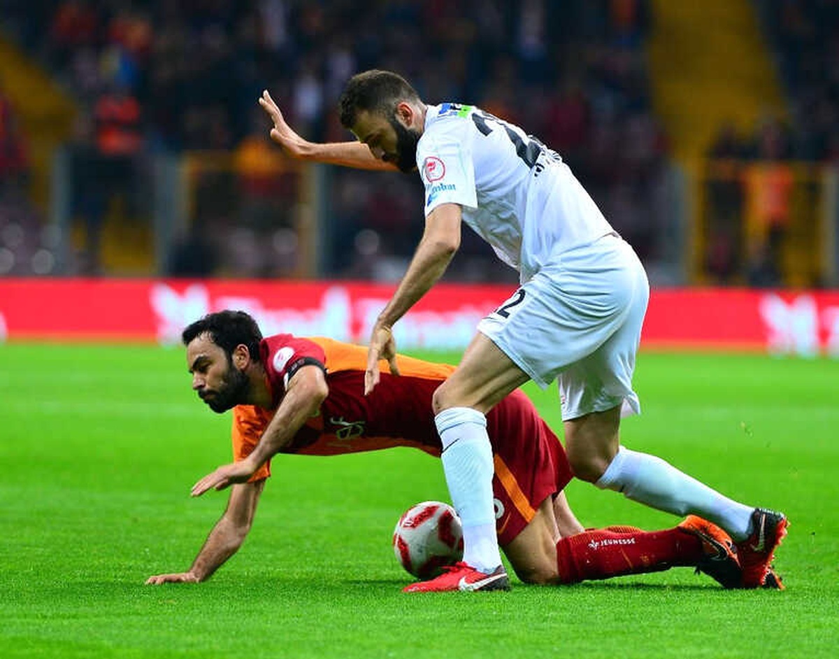 Ziraat Türkiye Kupası: Galatasaray: 0 - Akhisarspor: 2 (İlk Yarı)