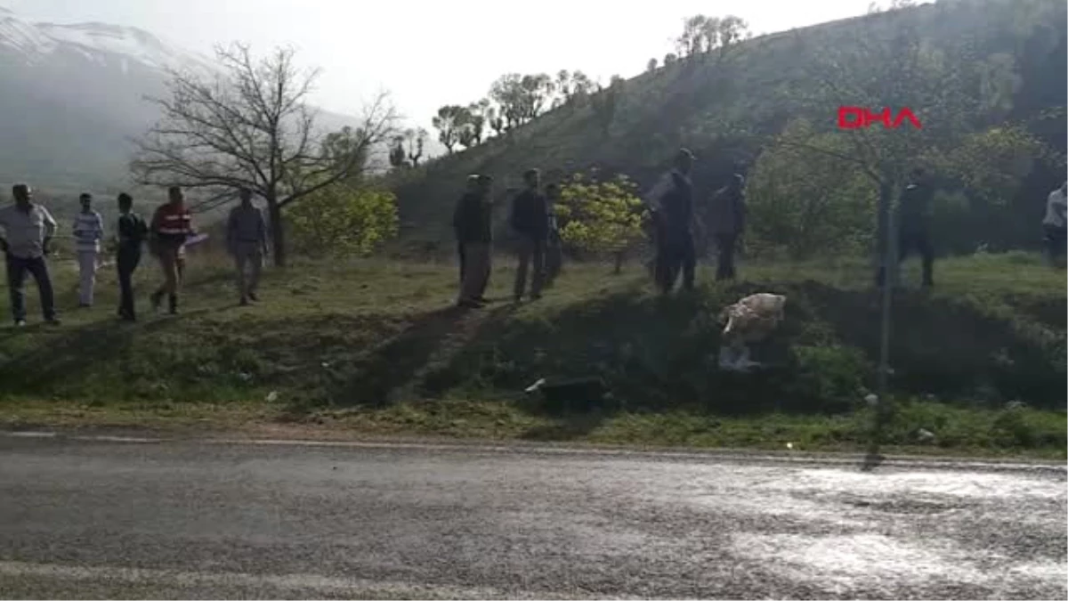 Adıyaman Servis Beklerken Hafif Ticari Aracın Çarptığı Tekstil İşçisi Öldü