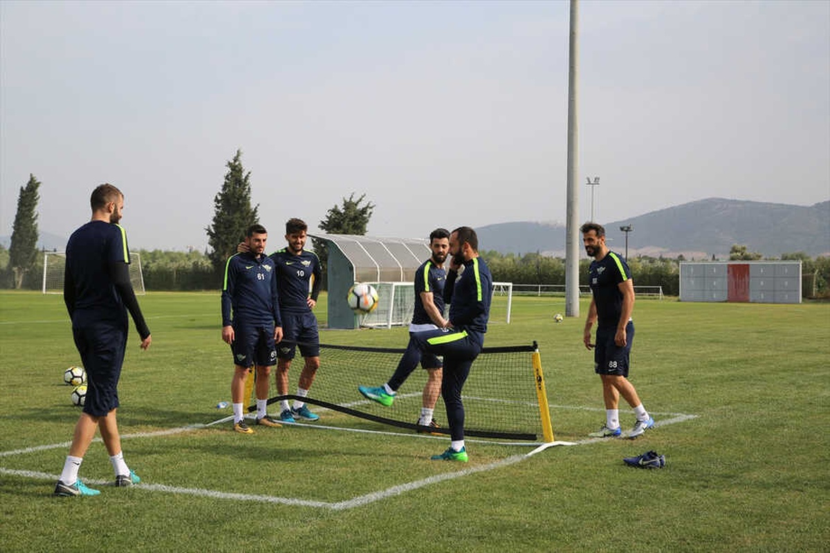 Akhisarspor\'da Göztepe Maçı Hazırlıkları