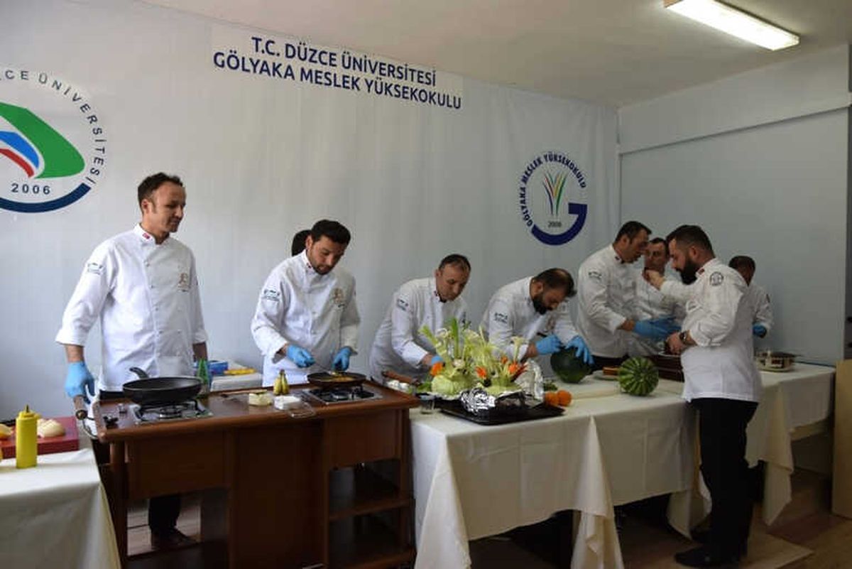 Aşçılar Mutfak Hünerlerini Sergiledi