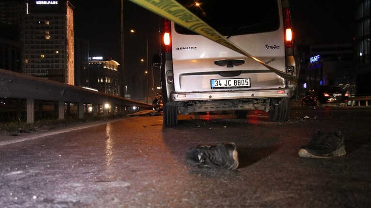 Basın Ekspres\'te Minibüs Yayaya Çarptı; 1 Ölü