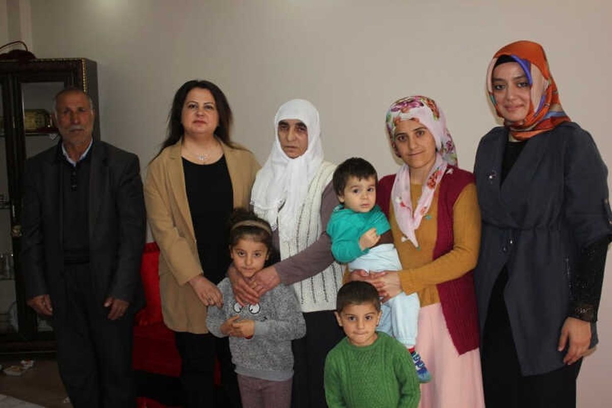 Beyza Elban\'dan Şehit Ailesine Ziyaret