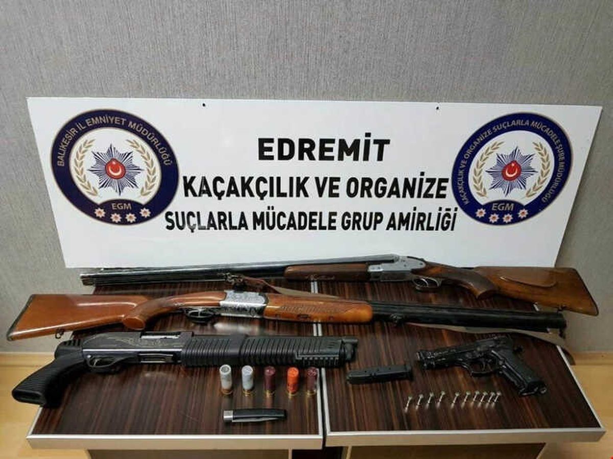 Cezaevinden Aldıkları Talimatla İş Yerlerini Yağmalayan Çete Çökertildi