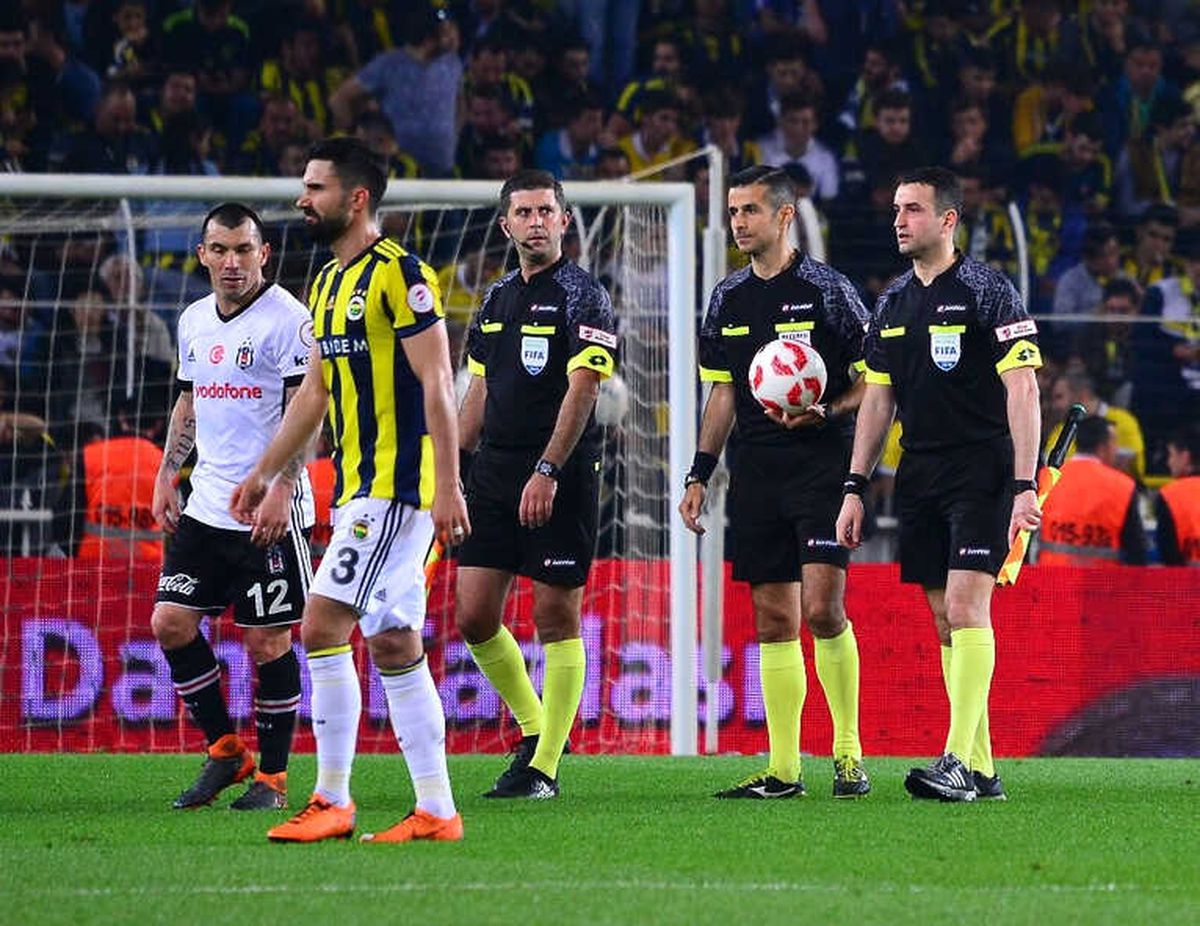 Fenerbahçe - Beşiktaş Maçı Durdu