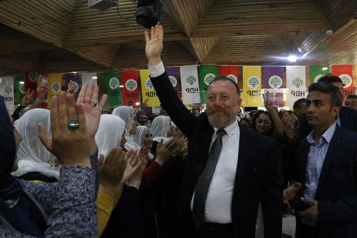 Hdp Seçim Startını Mersin\'den Verdi