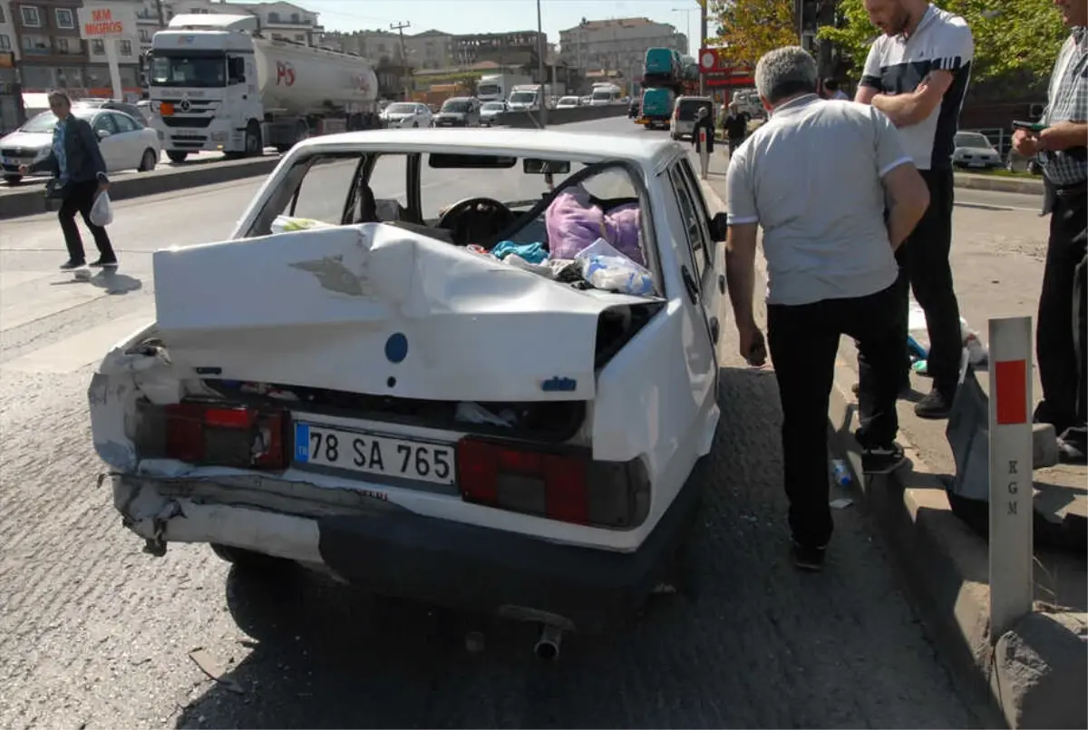 Kocaeli\'de Trafik Kazası: 1 Yaralı