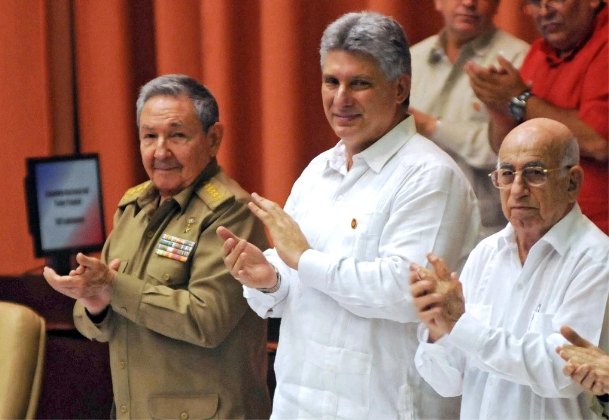 Küba\'nın Yeni Lideri Diaz-Canel Oldu