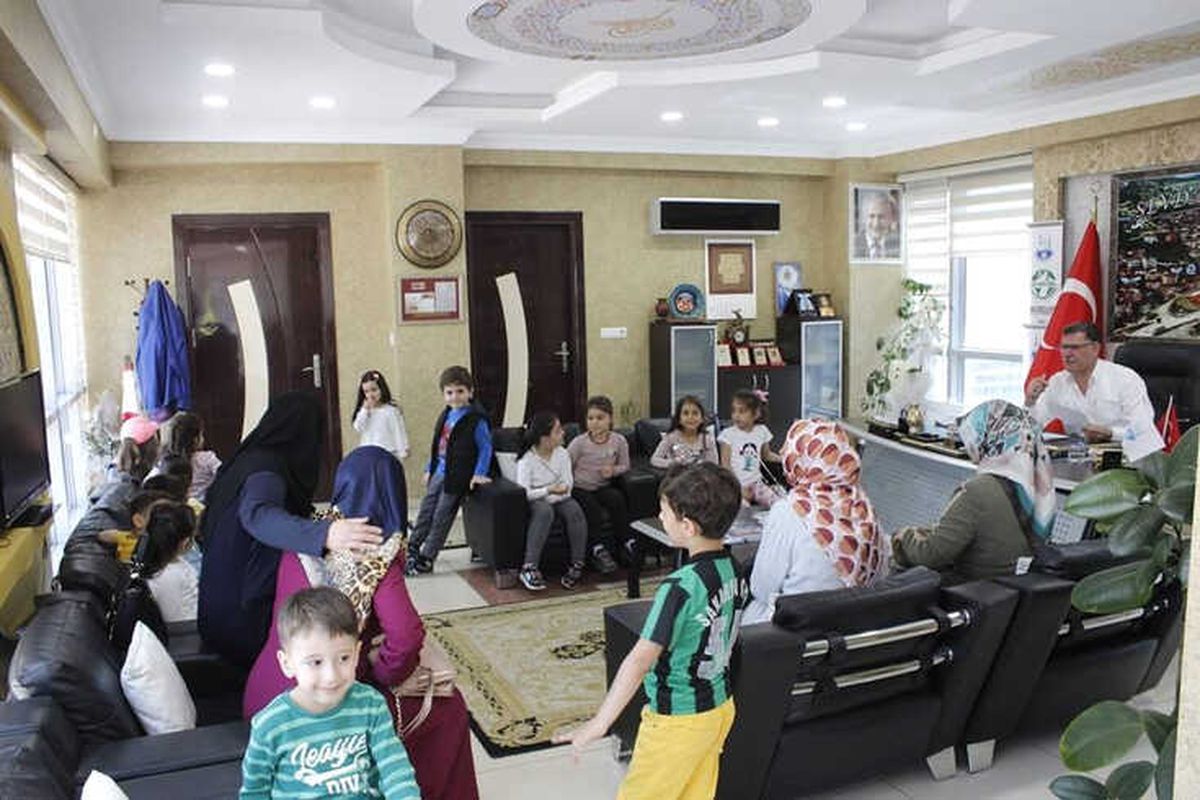 Minik Öğrenciler Başkan Duymuş\'u Ziyaret Etti