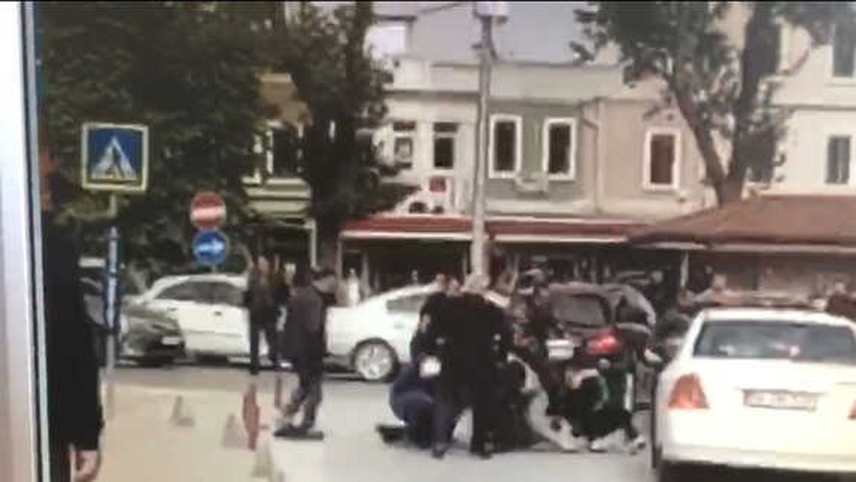 Tekme ve Yumrukların Havada Uçuştuğu Kavga Kamerada