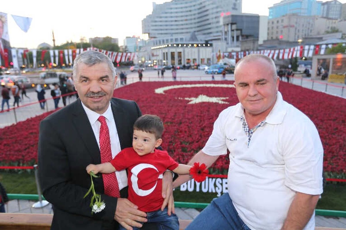 Rekor Bayrağa Yoğun İlgi