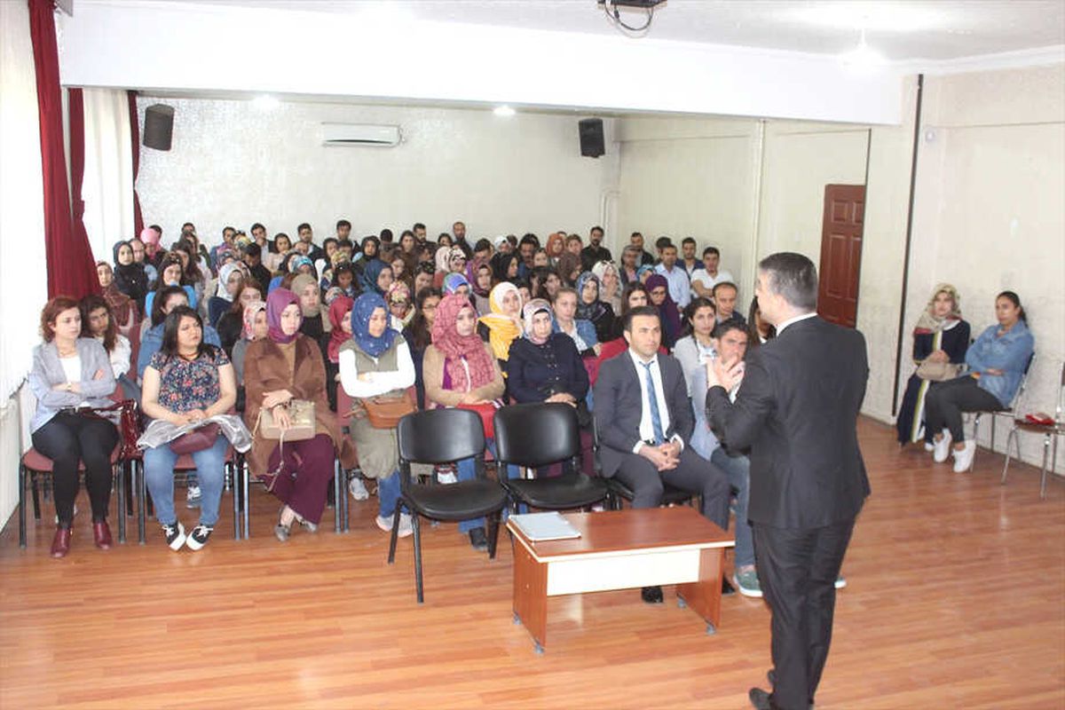 Sason\'da Öğretmen Adaylarına Seminer