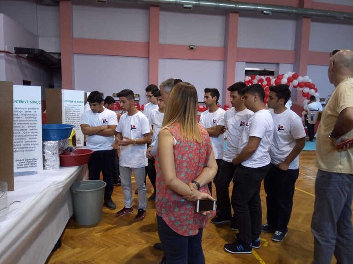 Sunar Nuri Çomu Anadolu Lisesi Öğrencileri Bilim Fuarında