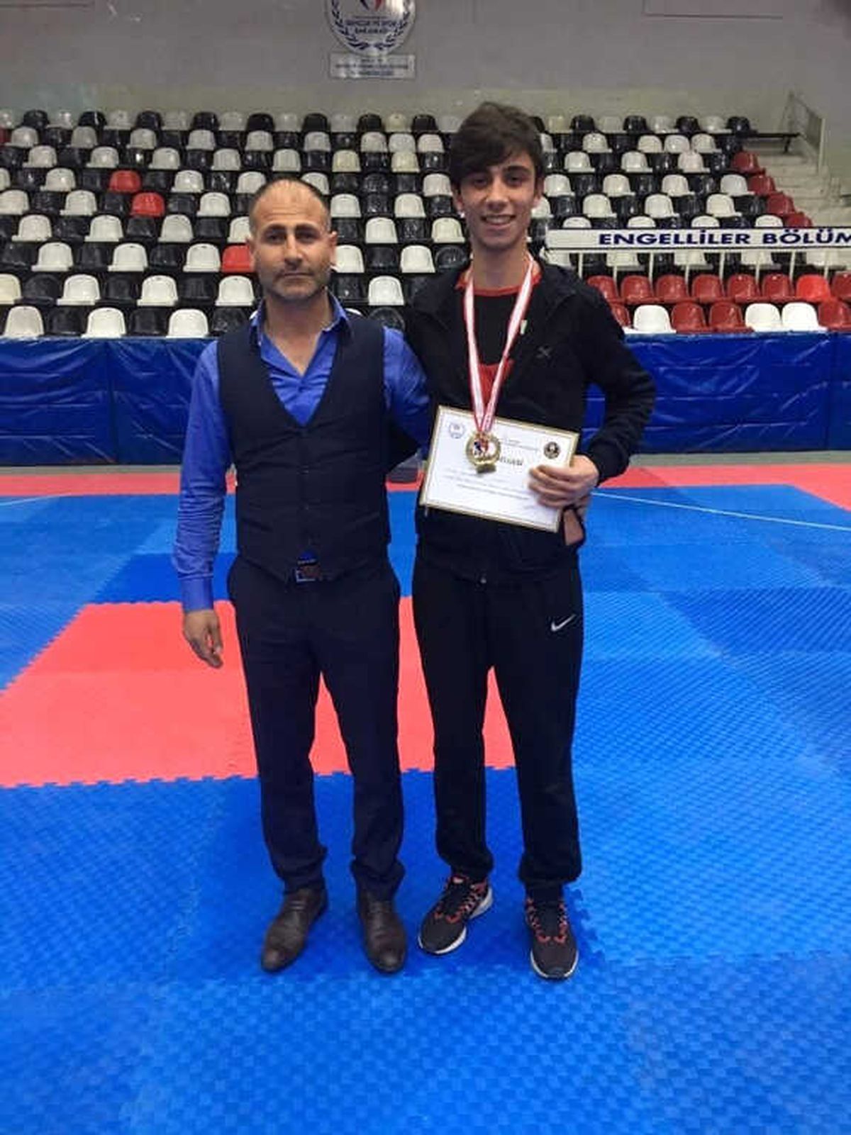 Tekvandoda Büyükşehir\'in Sporcusu Ali Karadoğan Şampiyon Oldu
