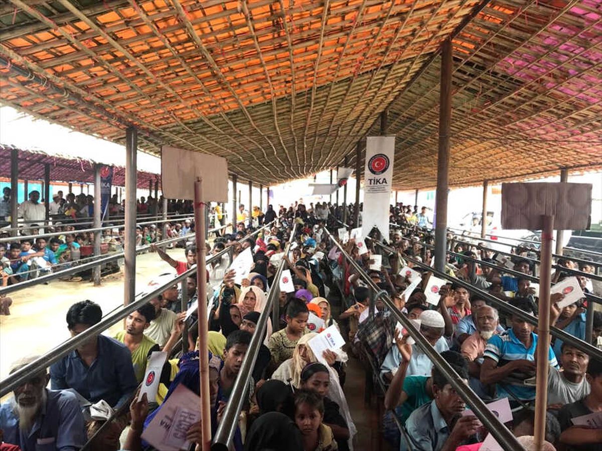 Tika\'dan Arakanlı Müslümanlara Gıda Yardımı