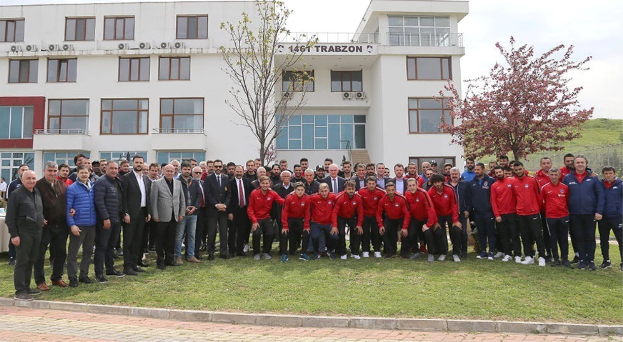 Trabzonspor\'da Barbekü Partisi Yapıldı