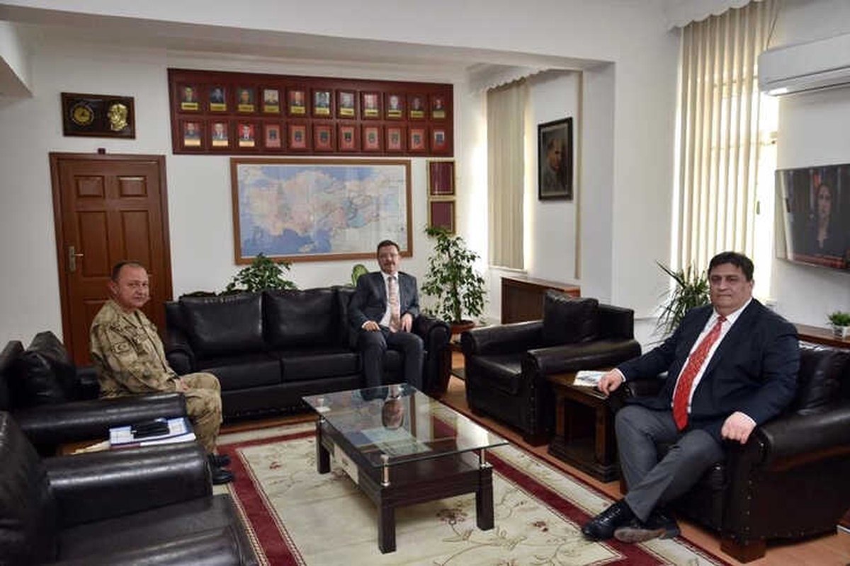Vali Ünlü, Jandarma Komutanlığını Ziyaret Etti