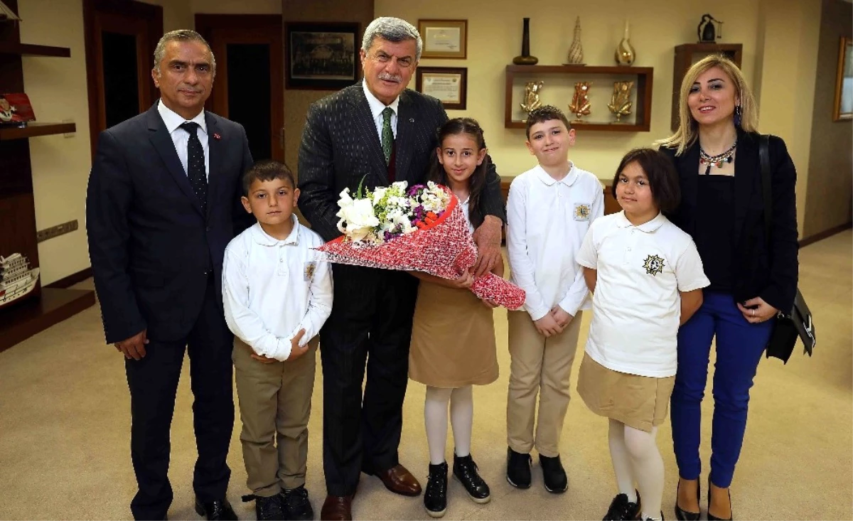 Başkan Karaosmanoğlu, Öğrencileri Ağırladı
