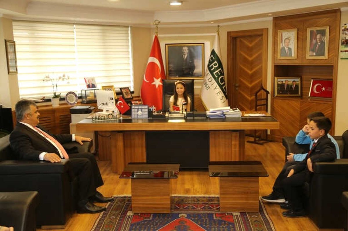 Başkan Özgüven Makamı Çocuklara Emanet Etti
