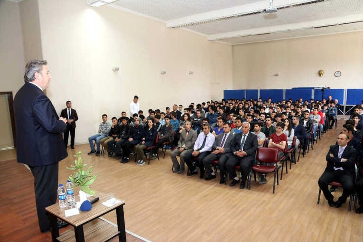 Başkan Palancıoğlu \'Kariyer Günleri\'nde
