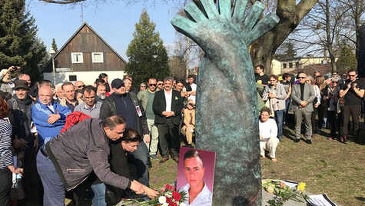 Burak\'ın Anıtına Kimyasal Madde Attılar