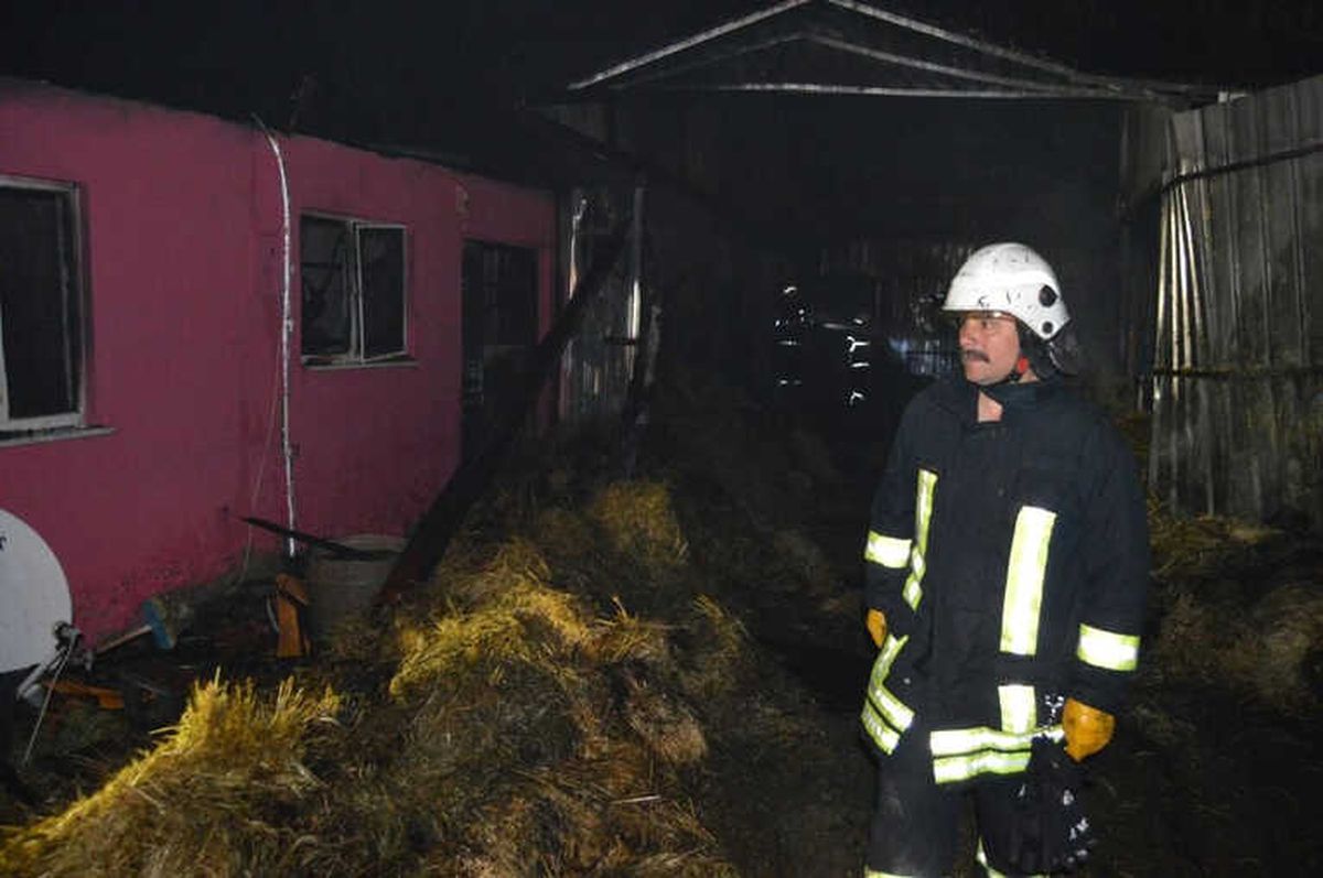 Burdur\'da Ev ve Samanlık Yandı