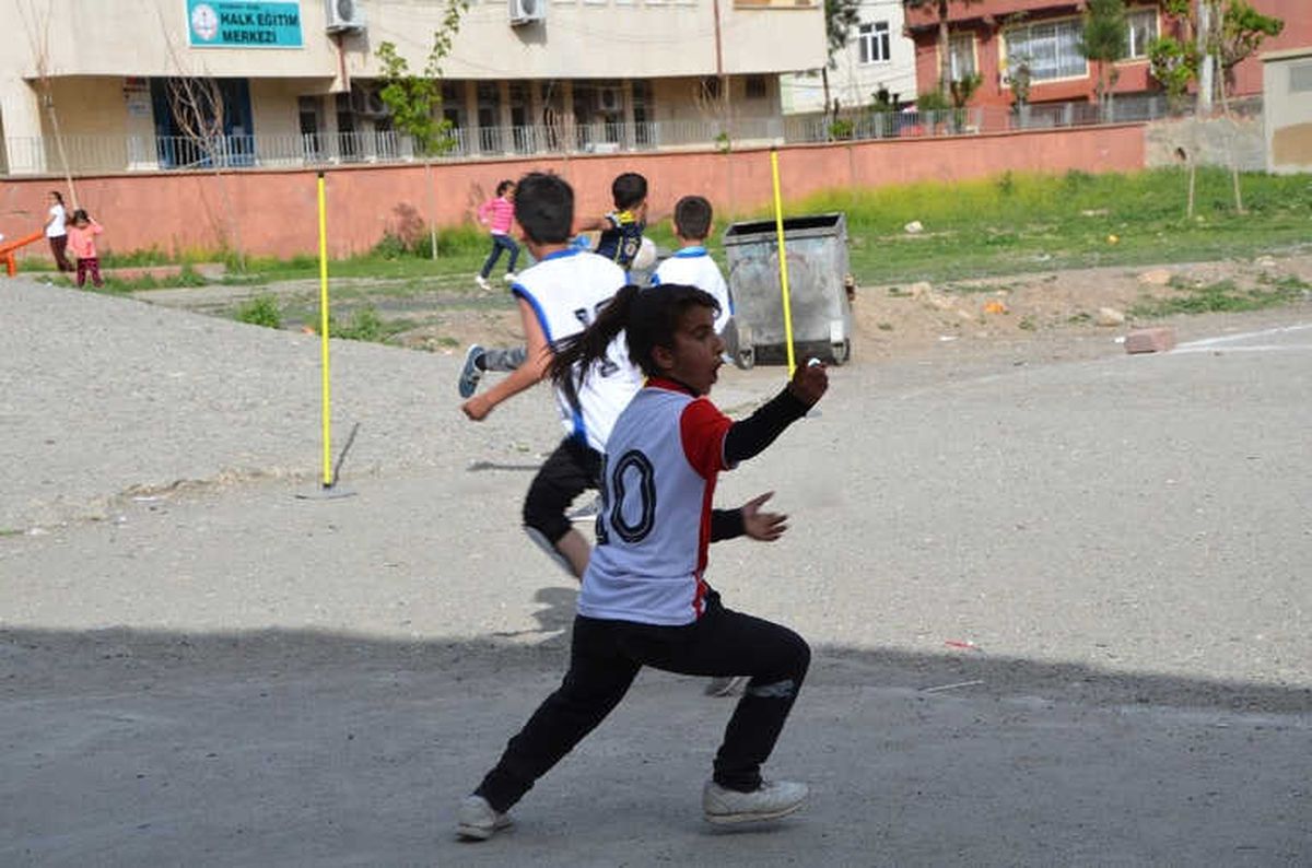 Diyarbakır\'ın Kız Messi\'si