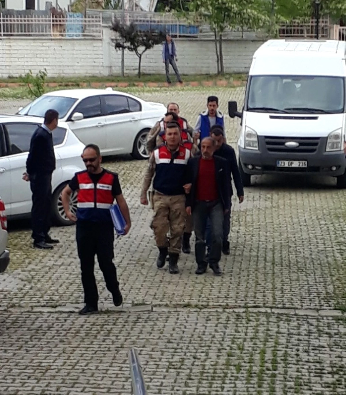 Elazığ\'daki Uyuşturucu Operasyonu: 3 Şüpheli Tutuklandı