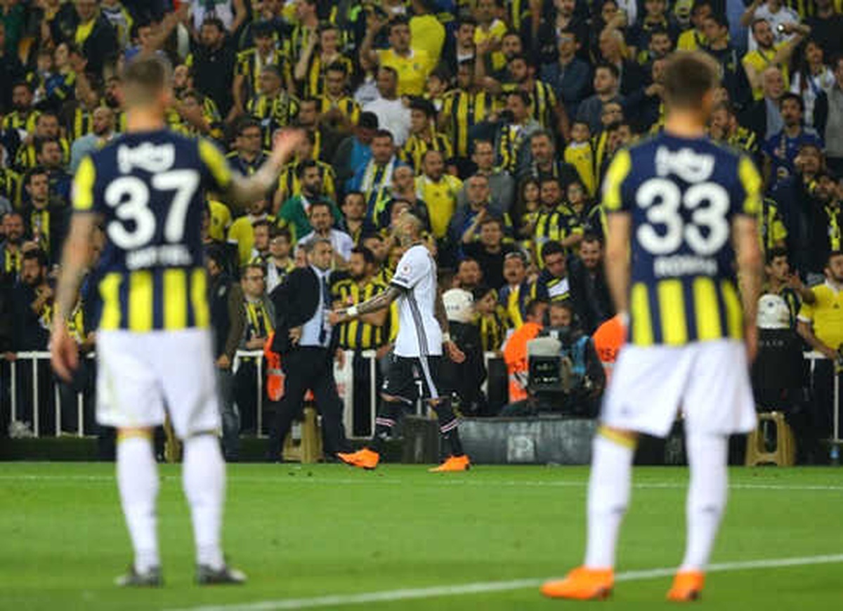 Fenerbahçe ve Beşiktaş Pfdk\'ya Sevk Edildi