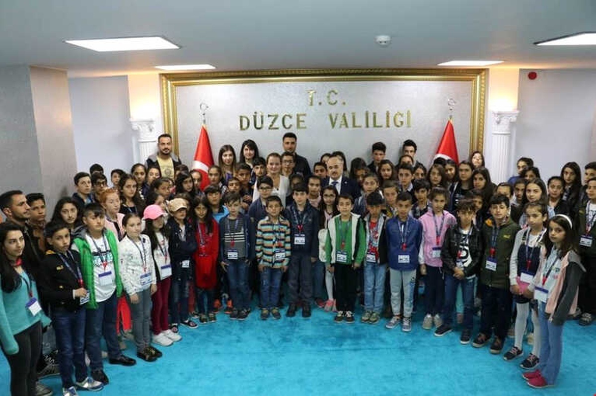 Hakkari\'den Gelen Öğrenciler Düzce\'yi Gezdi