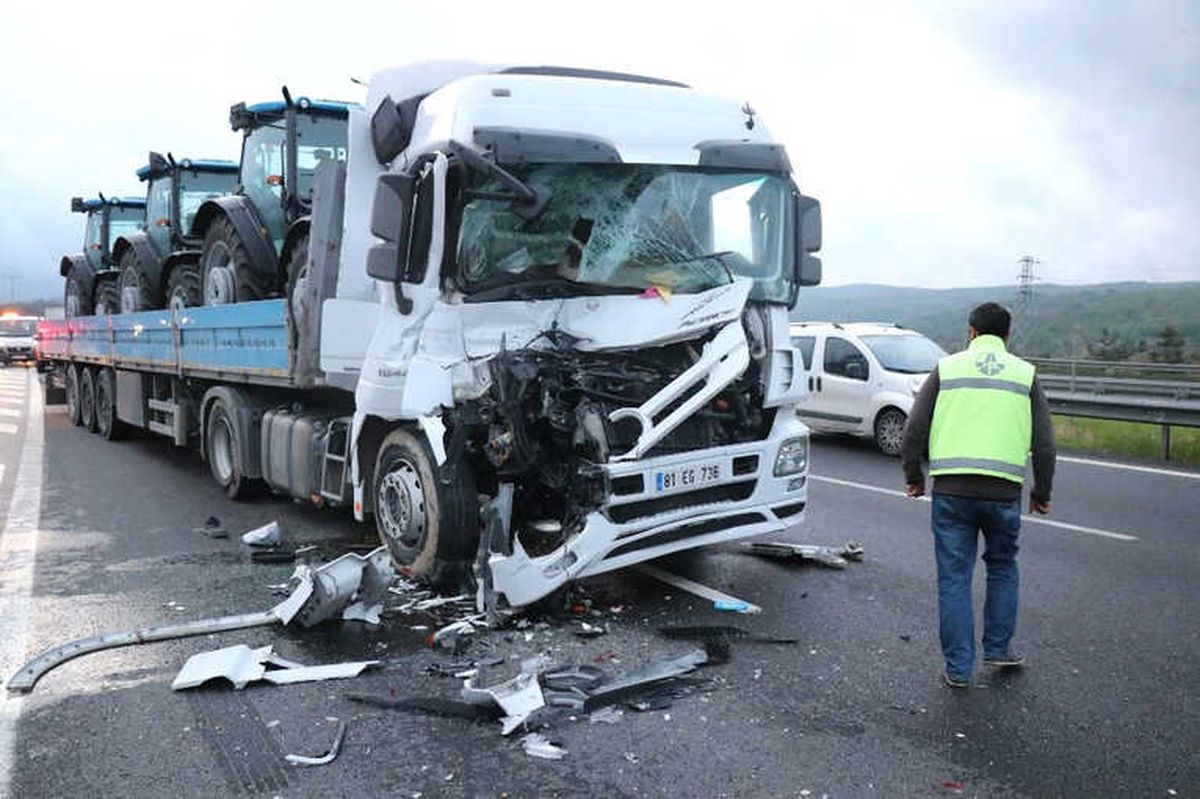 İki Tır Çarpıştı: 1 Yaralı