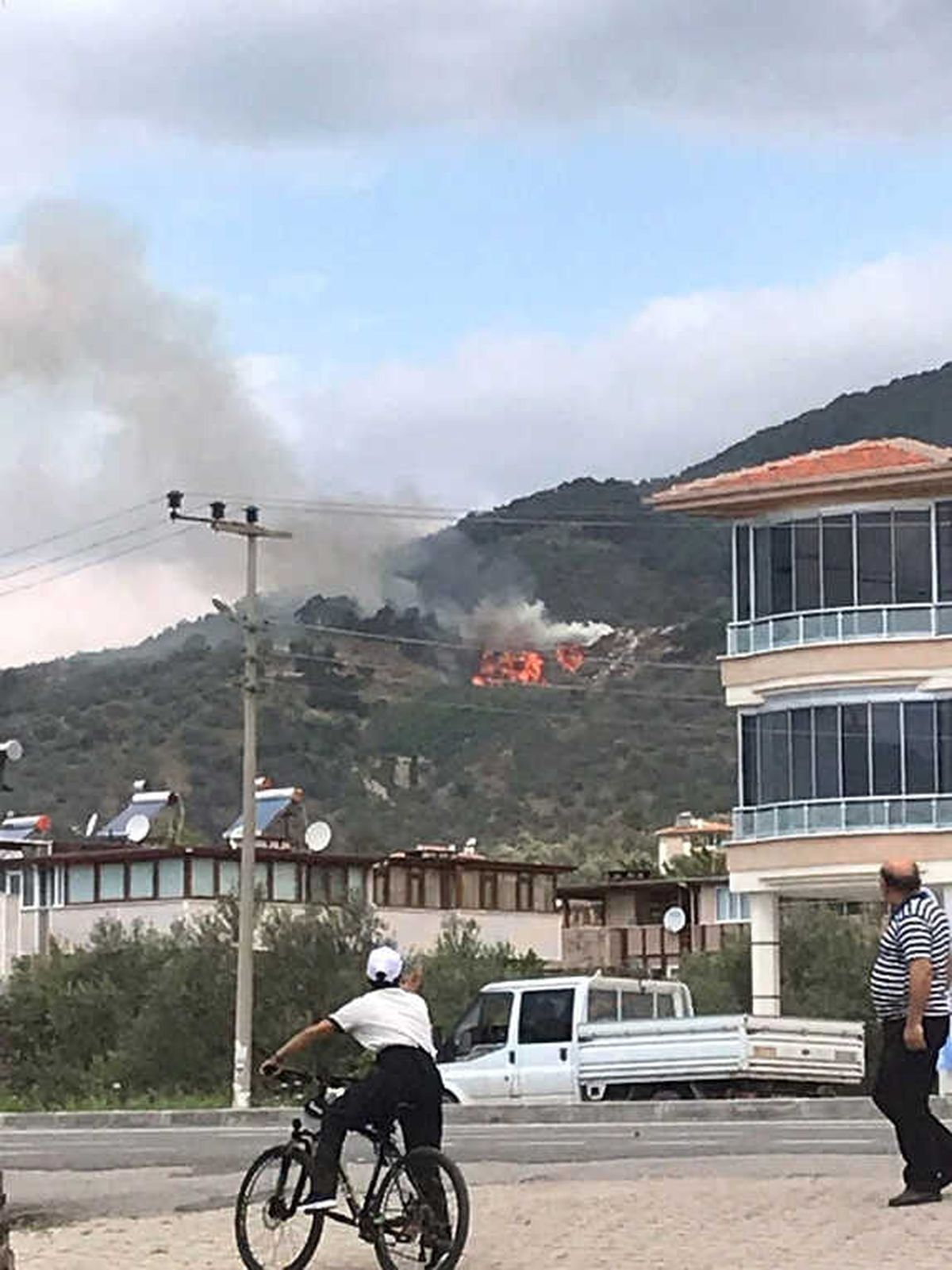 Kazdağlarında Çöplük Yangını Ormanı Tehdit Ediyor
