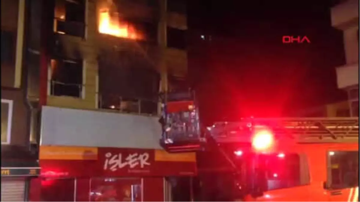 Kitap Mağazasında Çıkan Yangın Binaya Sıçradı: Biri Ağır 3 Yaralı