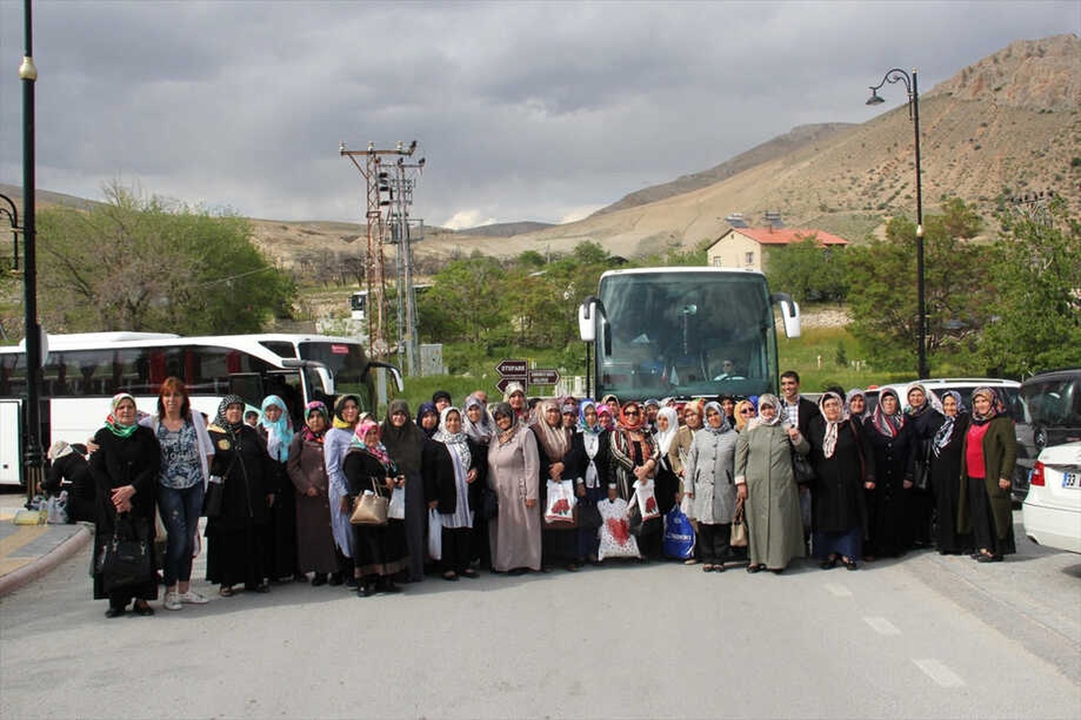 Onikişubat Belediyesinden Okuma Yazma Kursiyerlerine Gezi