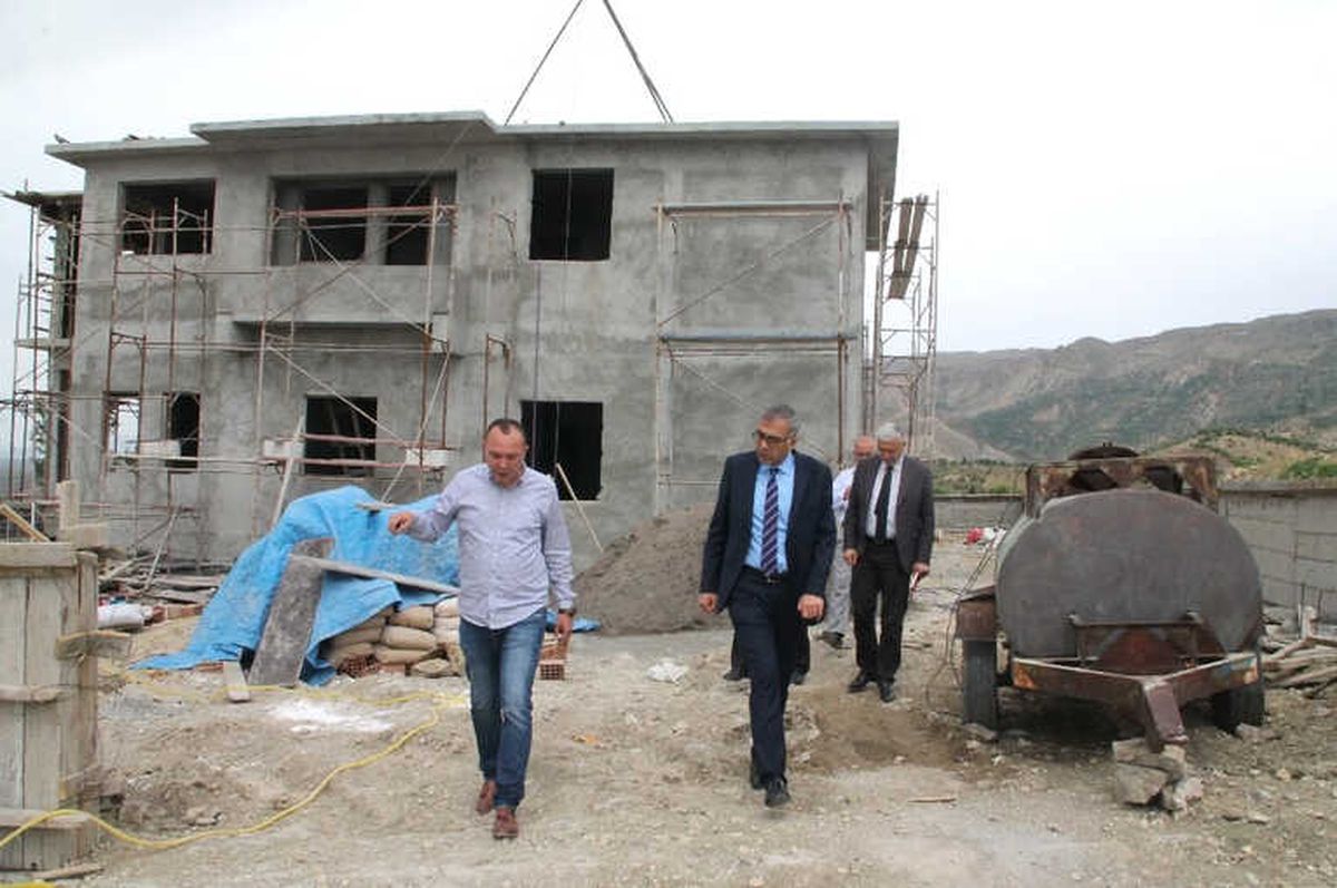 Sağlık Müdürü Öz Yapımı Devam Eden Sağlık Tesislerini İnceledi