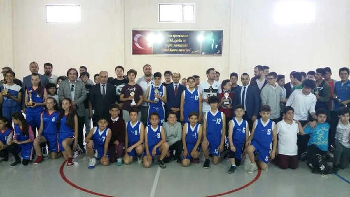Söke\'de Okullar Arası Basketbol Heyecanı Yaşandı