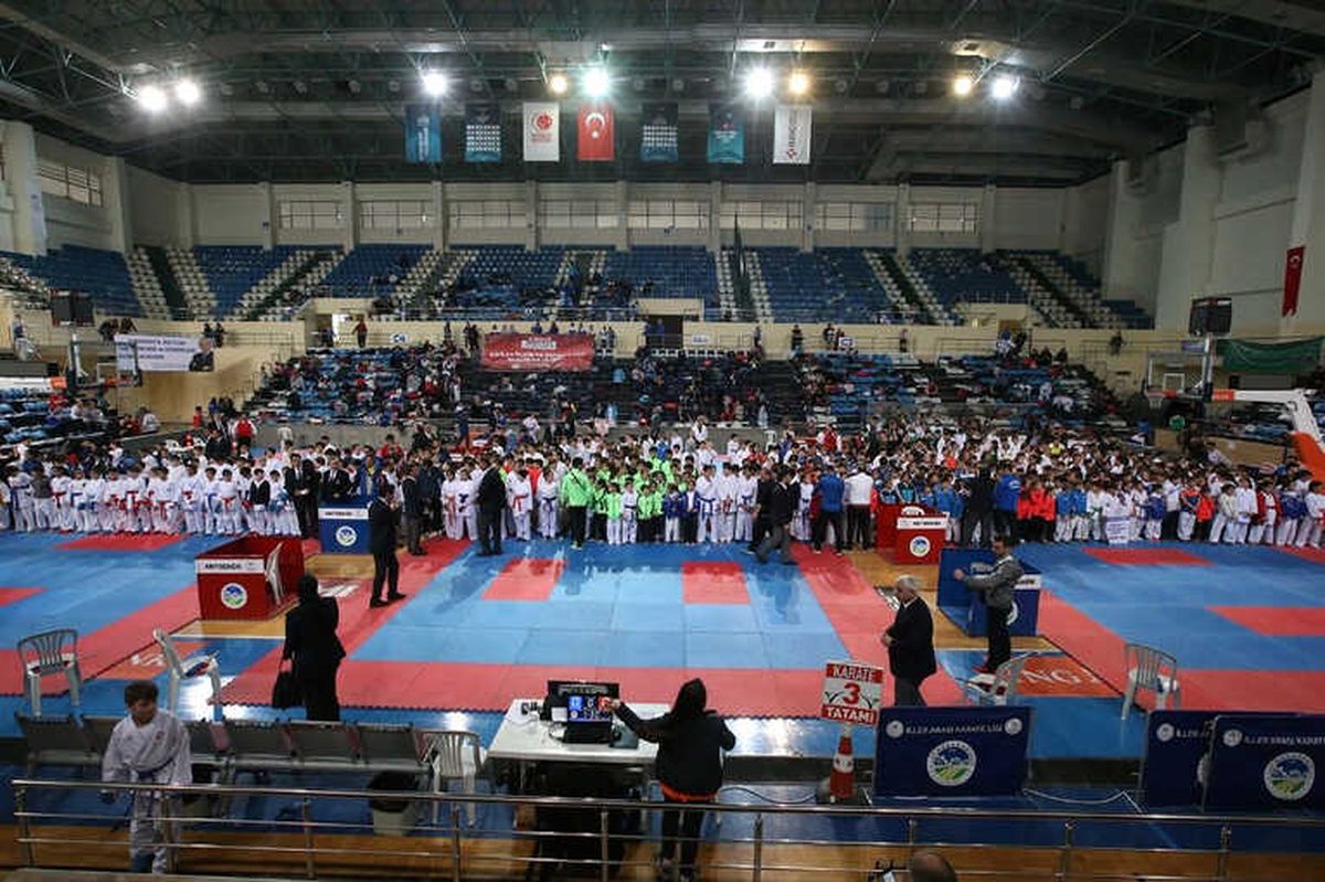 15 Temmuz Şehitler ve Gaziler İller Arası Karate Turnuvası Başladı