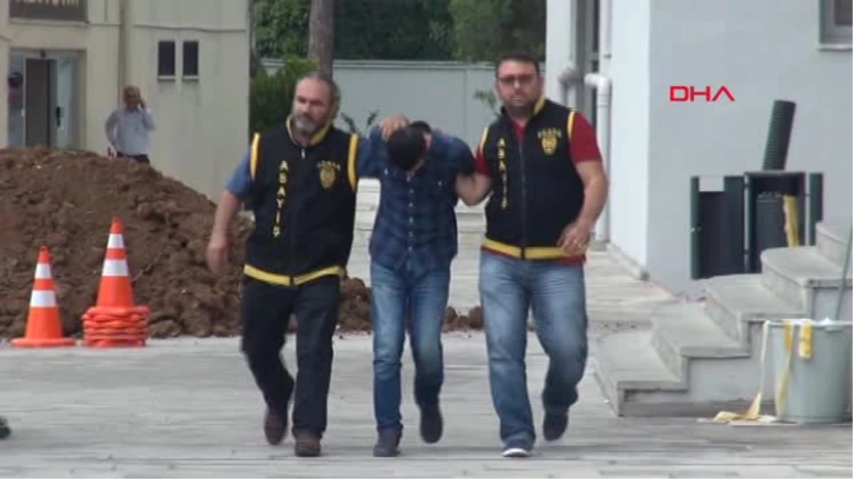 Adana-Tespih Hırsızı, Poşetteki Parmak İzinden Yakalandı