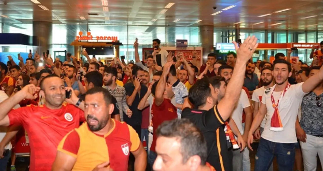 Uçak İptal Oldu, Galatasaraylılar Alanyaspor Maçına Gidemiyor