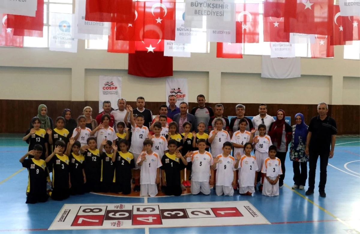 Antalya\'da Geleneksel Çocuk Oyunları Ligi Başladı