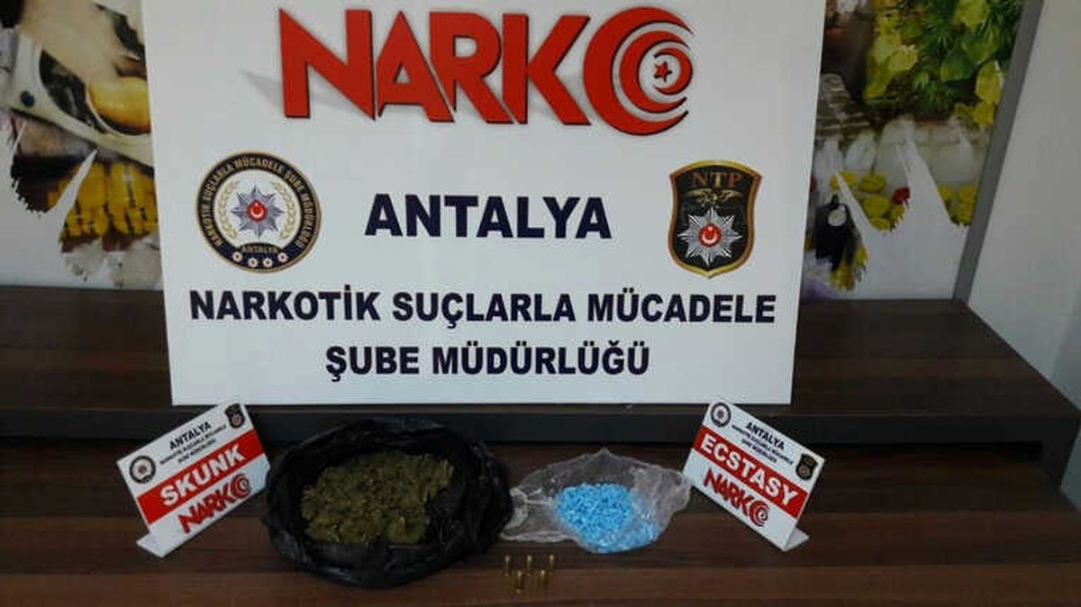 Antalya\'da Uyuşturucu Operasyonu