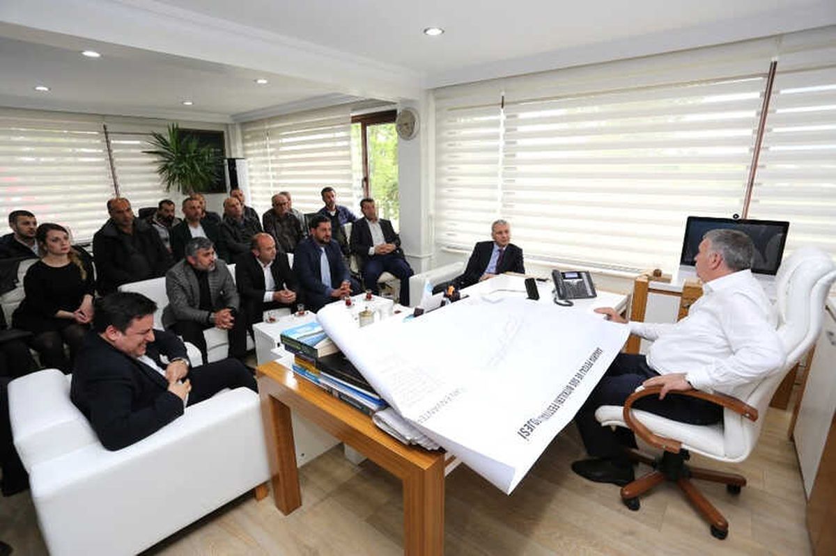 Başkan Altuğ ve Süs Bitkiciliği Yetkilileri Başkan Toçoğlu\'nu Ziyaret Etti