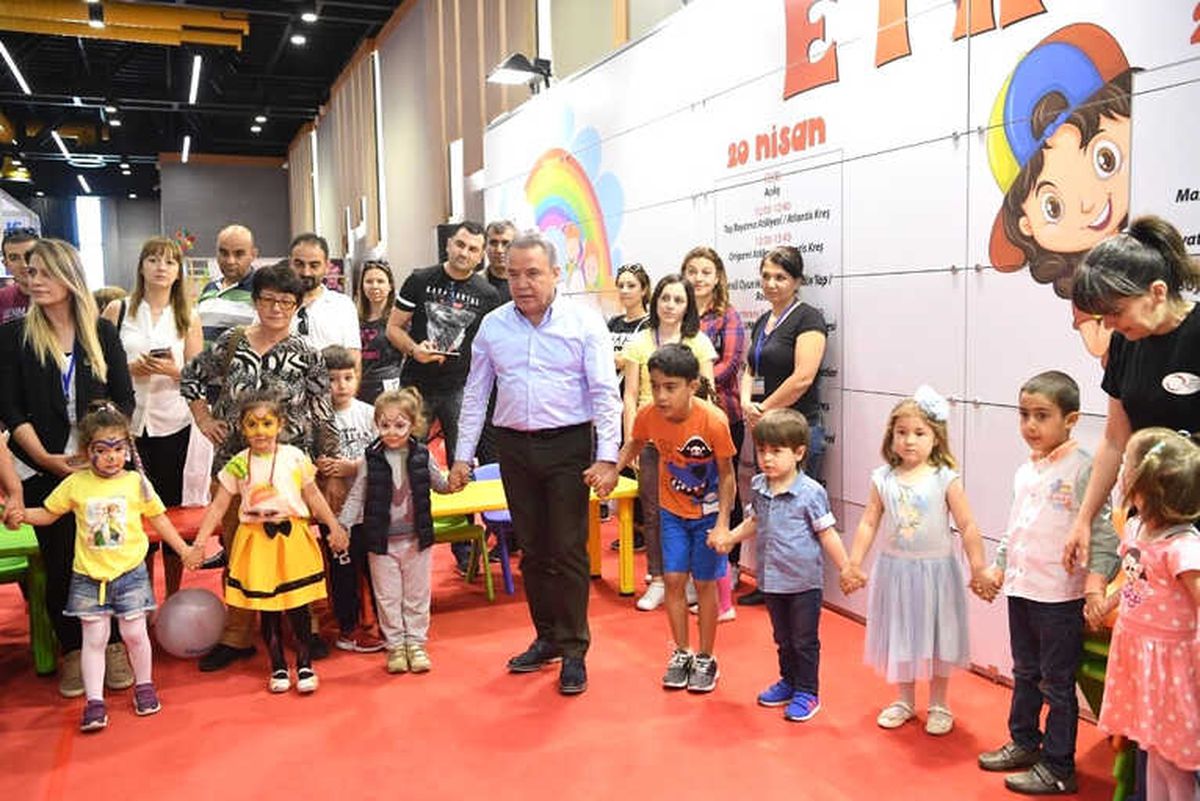 Başkan Böcek, "Bu Fuarda Herkes Mutlu"