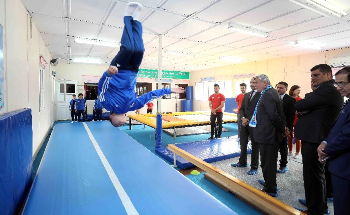 Başkan Karaosmanoğlu, "Spor Sağlıklı Yaşamın En Önemli Aracıdır"